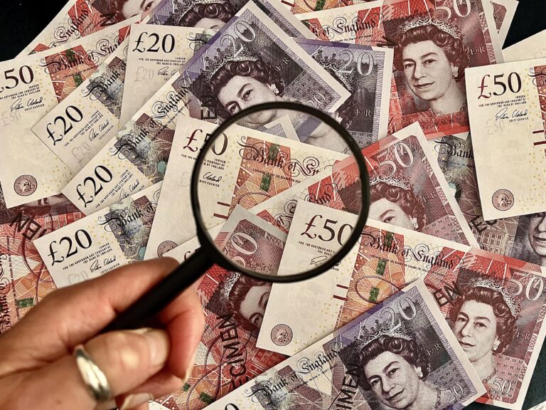 Kath Sansom and Ruth macLeod of Sling The Mesh are calling for a UK Sunshine Payment Act